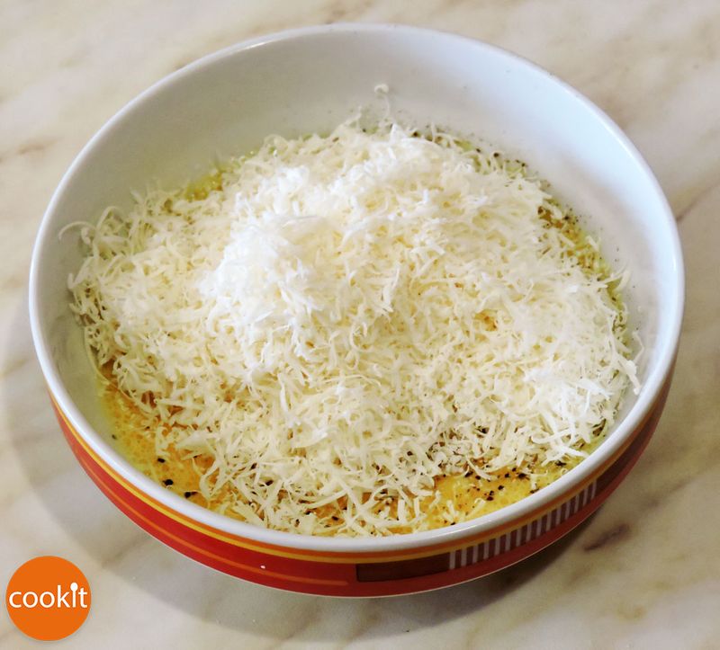 Spaghetti alla carbonara recipe step 5